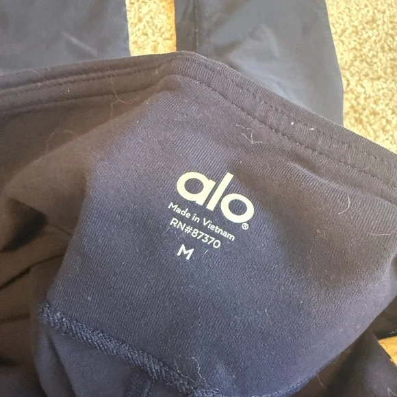 Alo Yoga Women's Blue Leggings Size Medium with Mesh - Picture 3 of 3